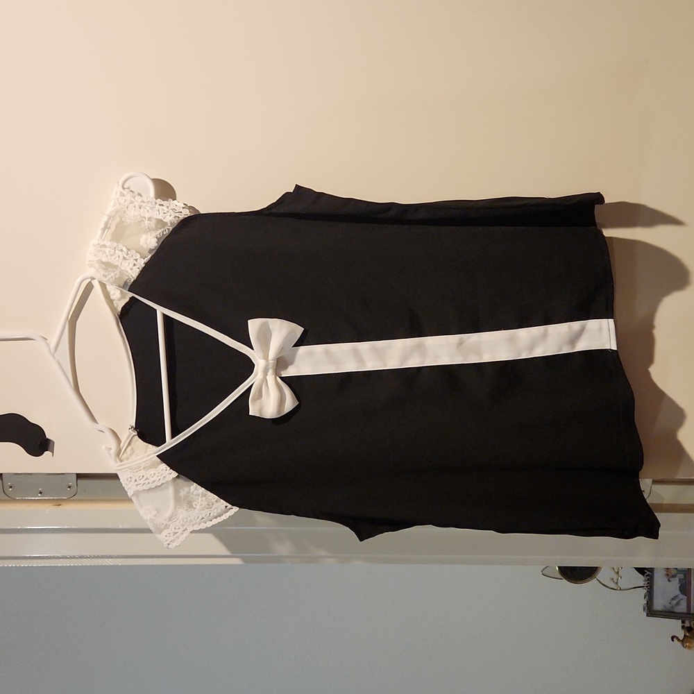 Black & White Bow Top with Lace Sleeves